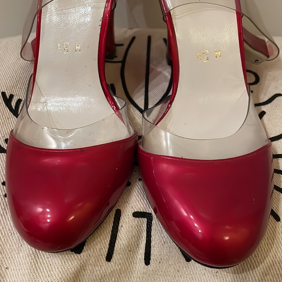 Women’s size 4.5 and about heels is about 3.5 tall - Picture 4 of 12